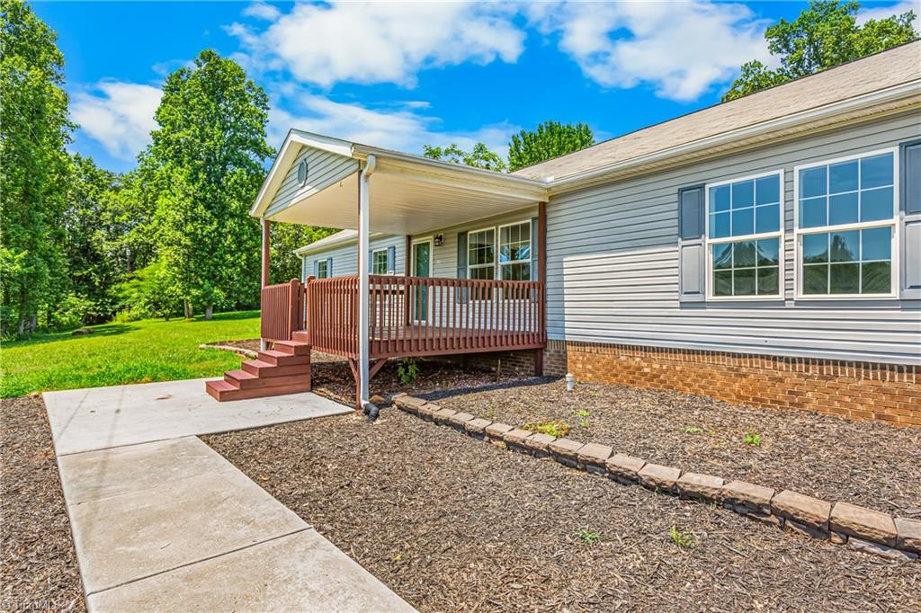 173 Old Lowgap Road Mount Airy, NC 27030 - Photo 4 of 43 Gallery Image 4