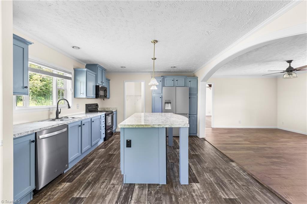 173 Old Lowgap Road Mount Airy, NC 27030 - Photo 8 of 43 Gallery Image 8