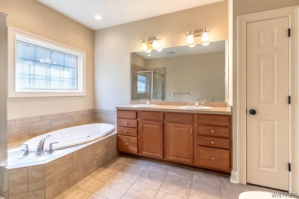 $3,500 | 9 Hidden Creek Court, Amherst, NY 14221