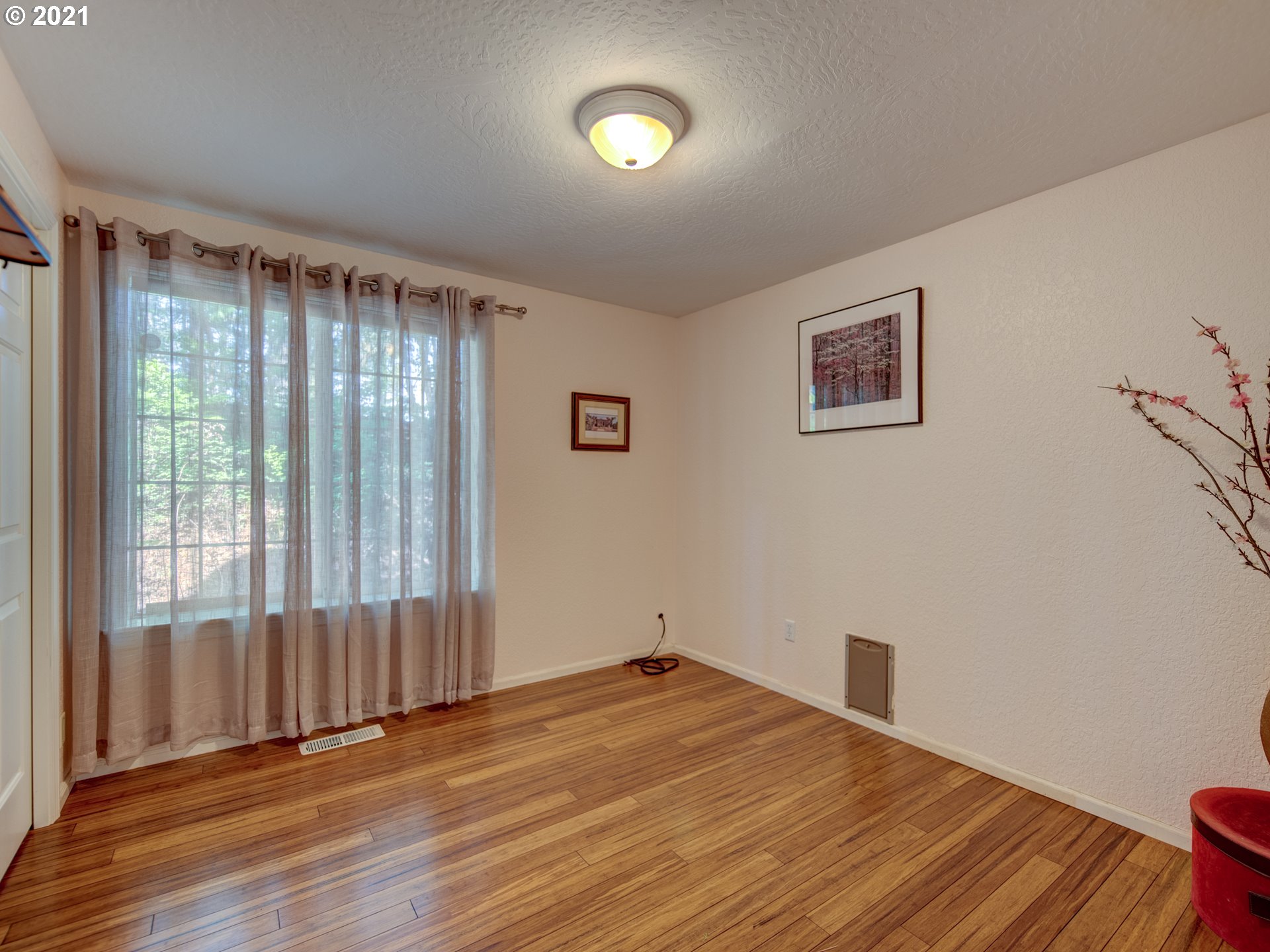24736 Butler Road Junction City, OR 97448 - Photo 23 of 32 Gallery Image 23