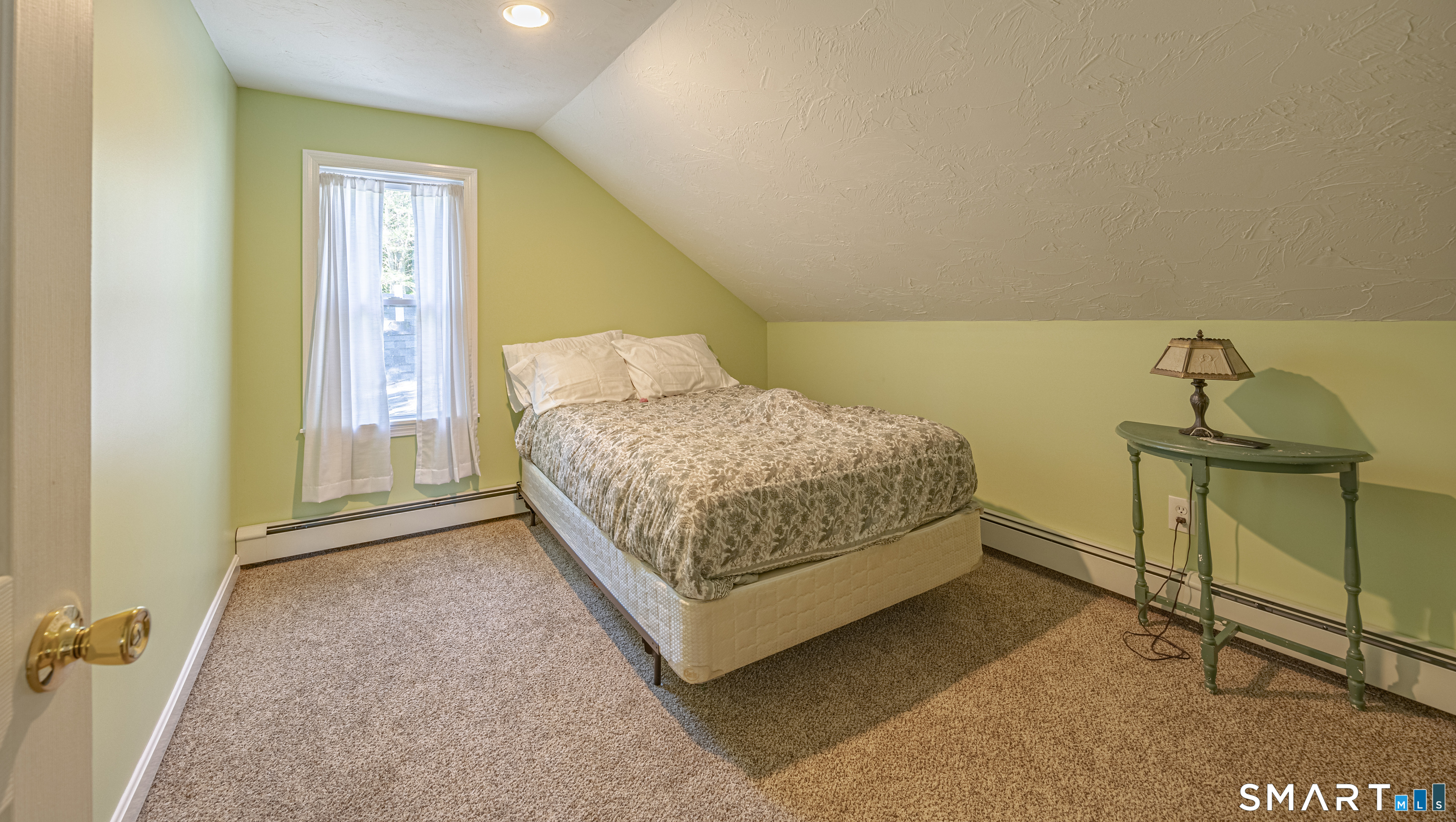 1414 Hartford Pike Killingly, CT 06243 - Photo 15 of 20