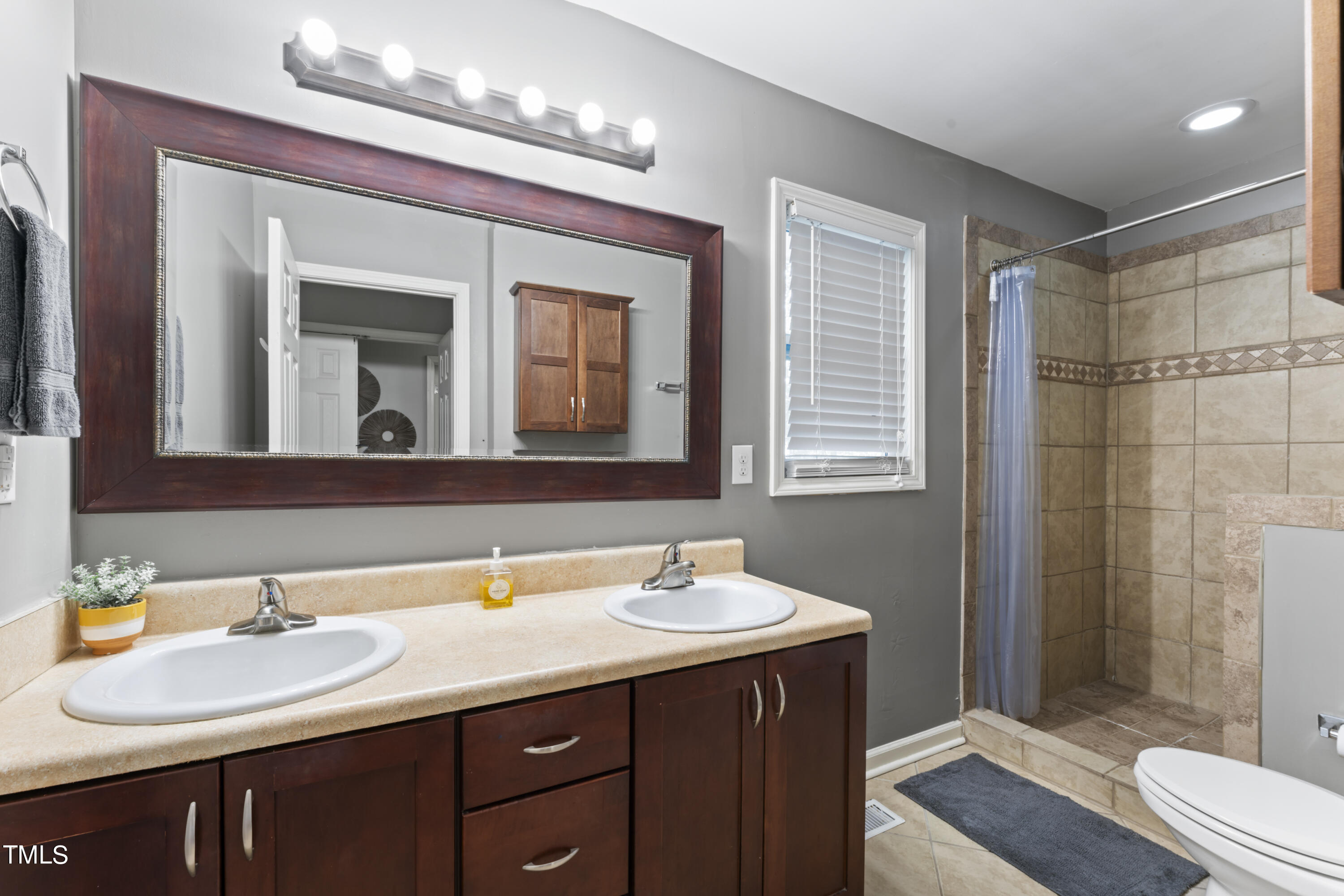 5803 Newhall Road Durham, NC 27713 - Photo 16 of 35 photos_high_resolution_DSC02131