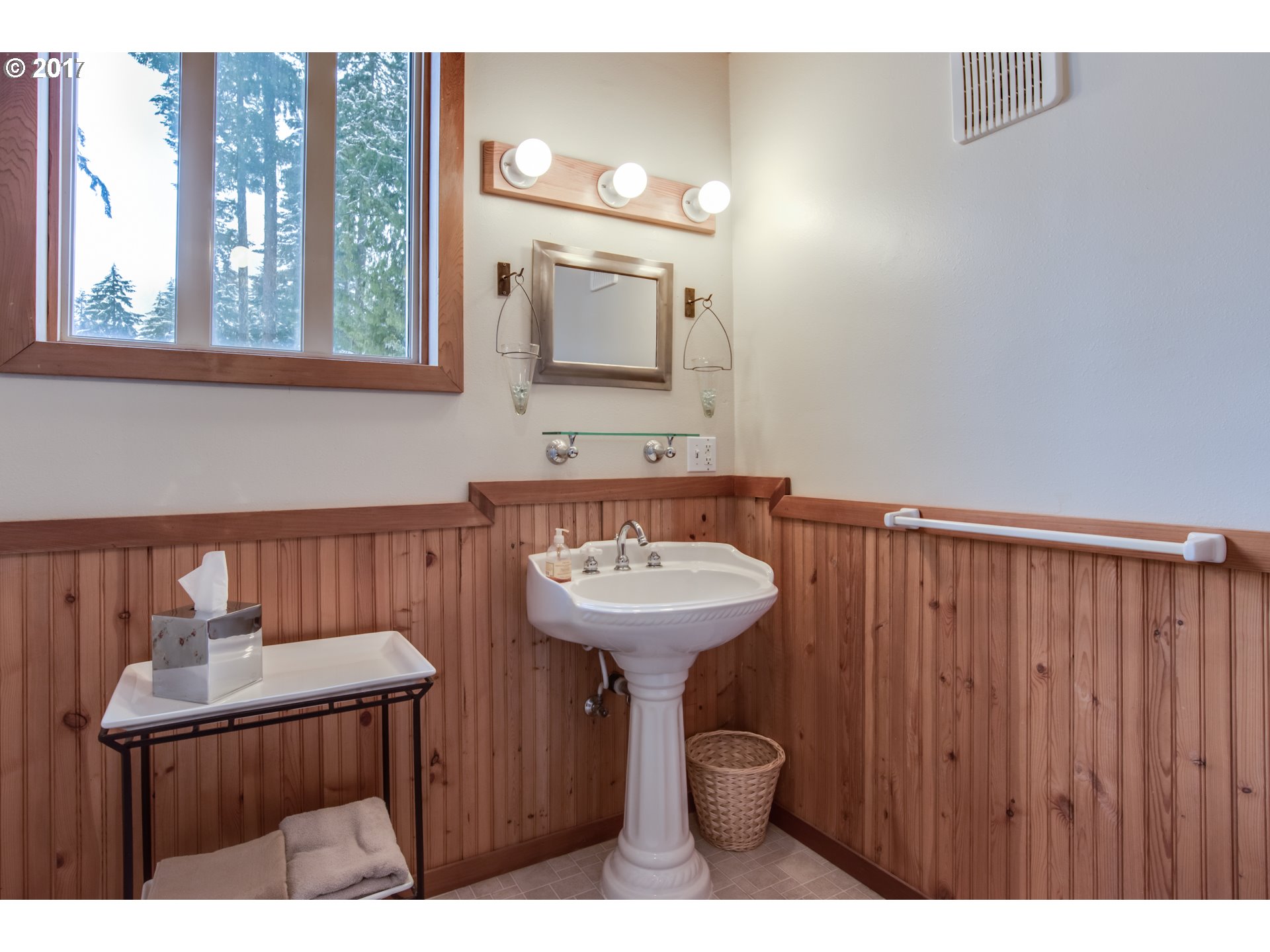 262 Cedar Creek Road Carson, WA 98610 - Photo 17 of 32 Bathroom