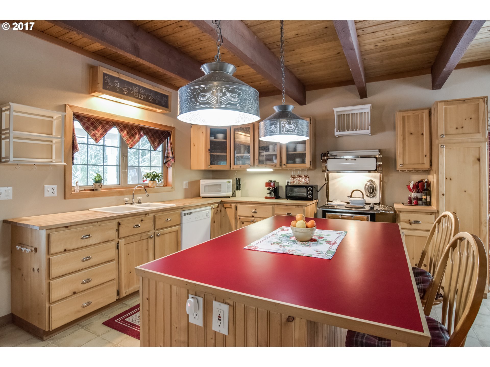 262 Cedar Creek Road Carson, WA 98610 - Photo 2 of 32 Kitchen