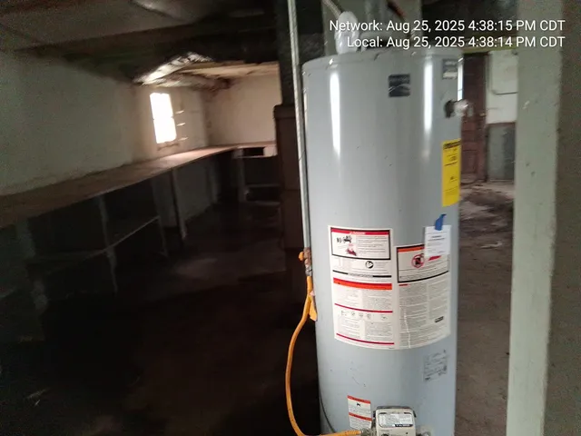 a view of utility room