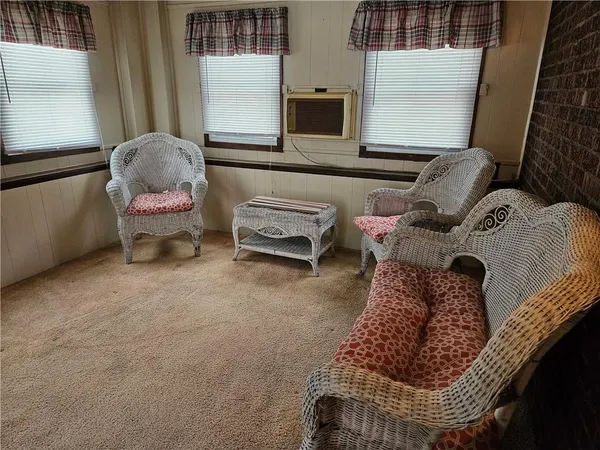 $1,400 | 471 Kimlyn Avenue, Irwin, PA 15642