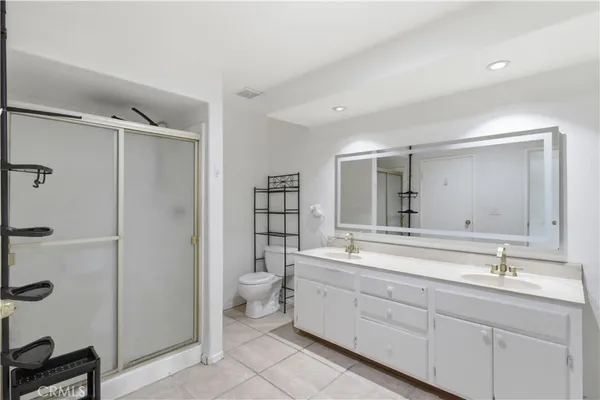 $3,100 | 420 Redondo Avenue, Unit 103, Long Beach, CA 90814