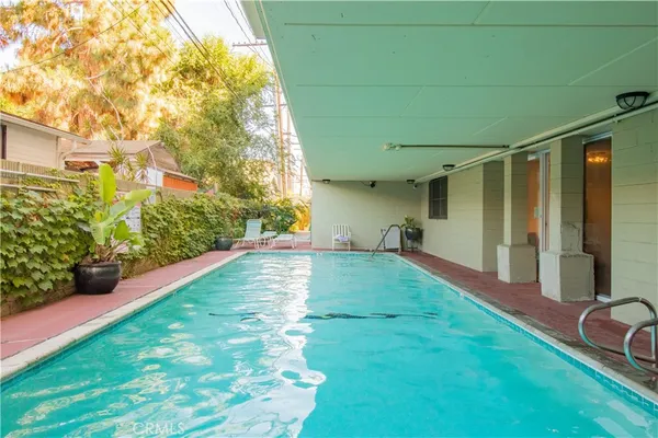 $3,100 | 420 Redondo Avenue, Unit 103, Long Beach, CA 90814