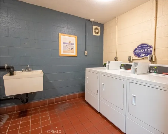 $3,100 | 420 Redondo Avenue, Unit 103, Long Beach, CA 90814
