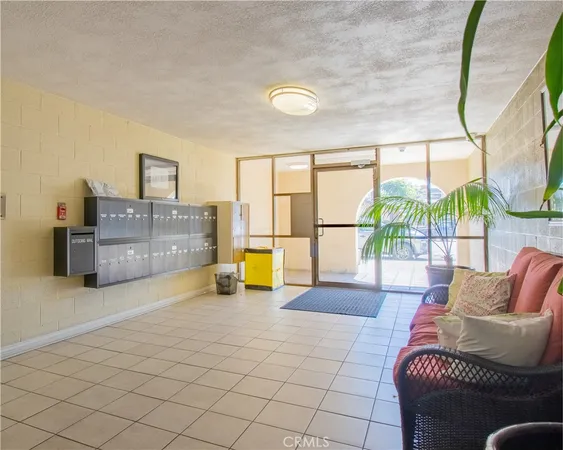 $3,100 | 420 Redondo Avenue, Unit 103, Long Beach, CA 90814