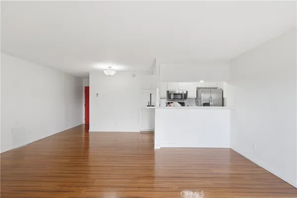 $3,100 | 420 Redondo Avenue, Unit 103, Long Beach, CA 90814