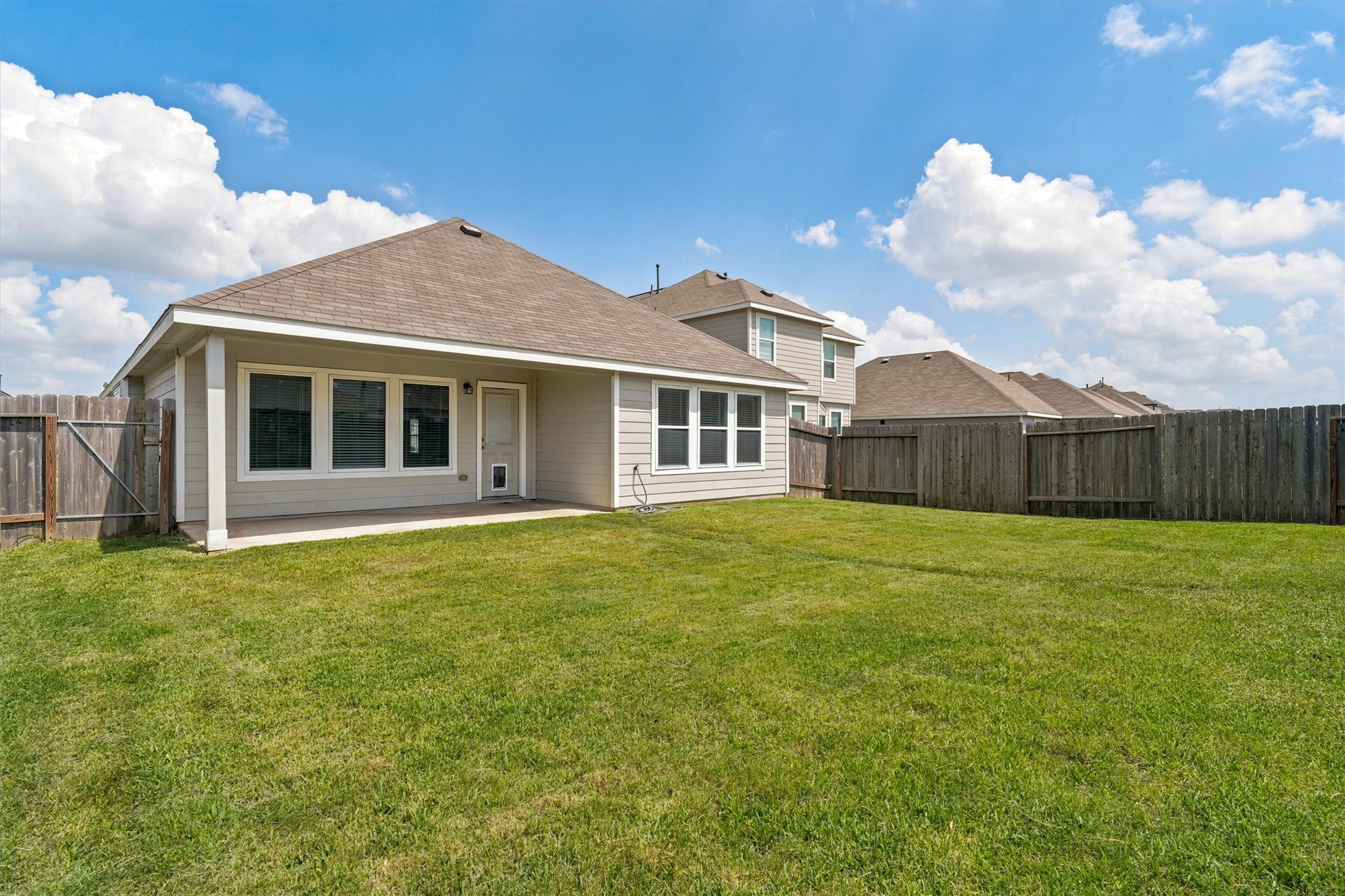 5334 Brooklyn Rose Drive Rosharon, TX 77583 - Photo 19 of 21 Another view of the backyard