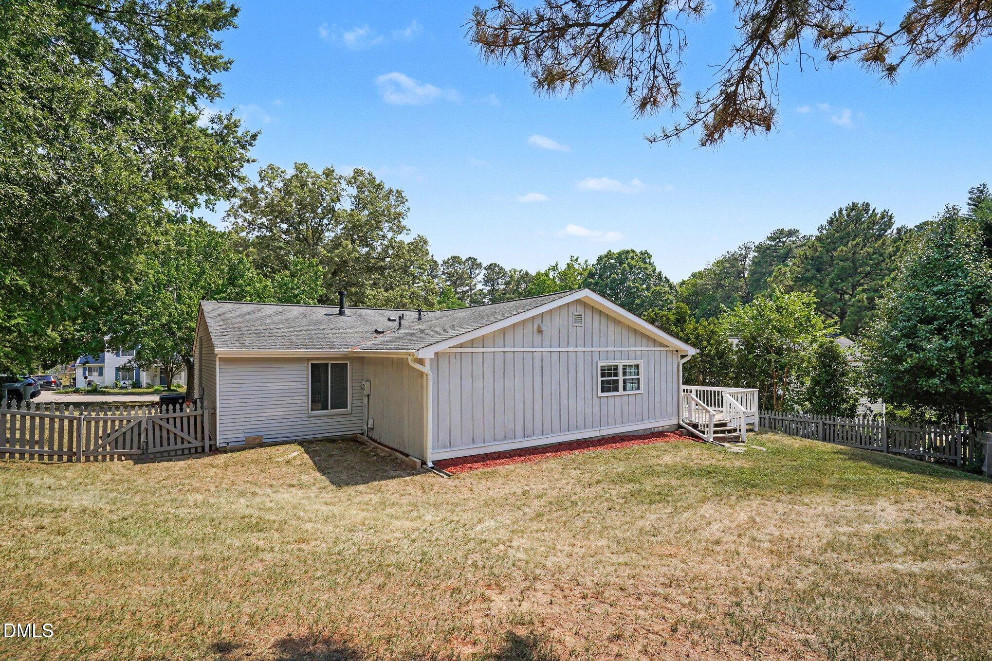 3805 Cascade Court Raleigh, NC 27604 - Photo 8 of 31 025_file_8838