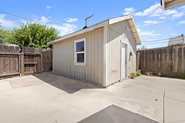 $429,888 | 2100 3rd Street, Hughson, CA 95326