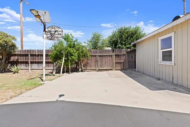 $429,888 | 2100 3rd Street, Hughson, CA 95326
