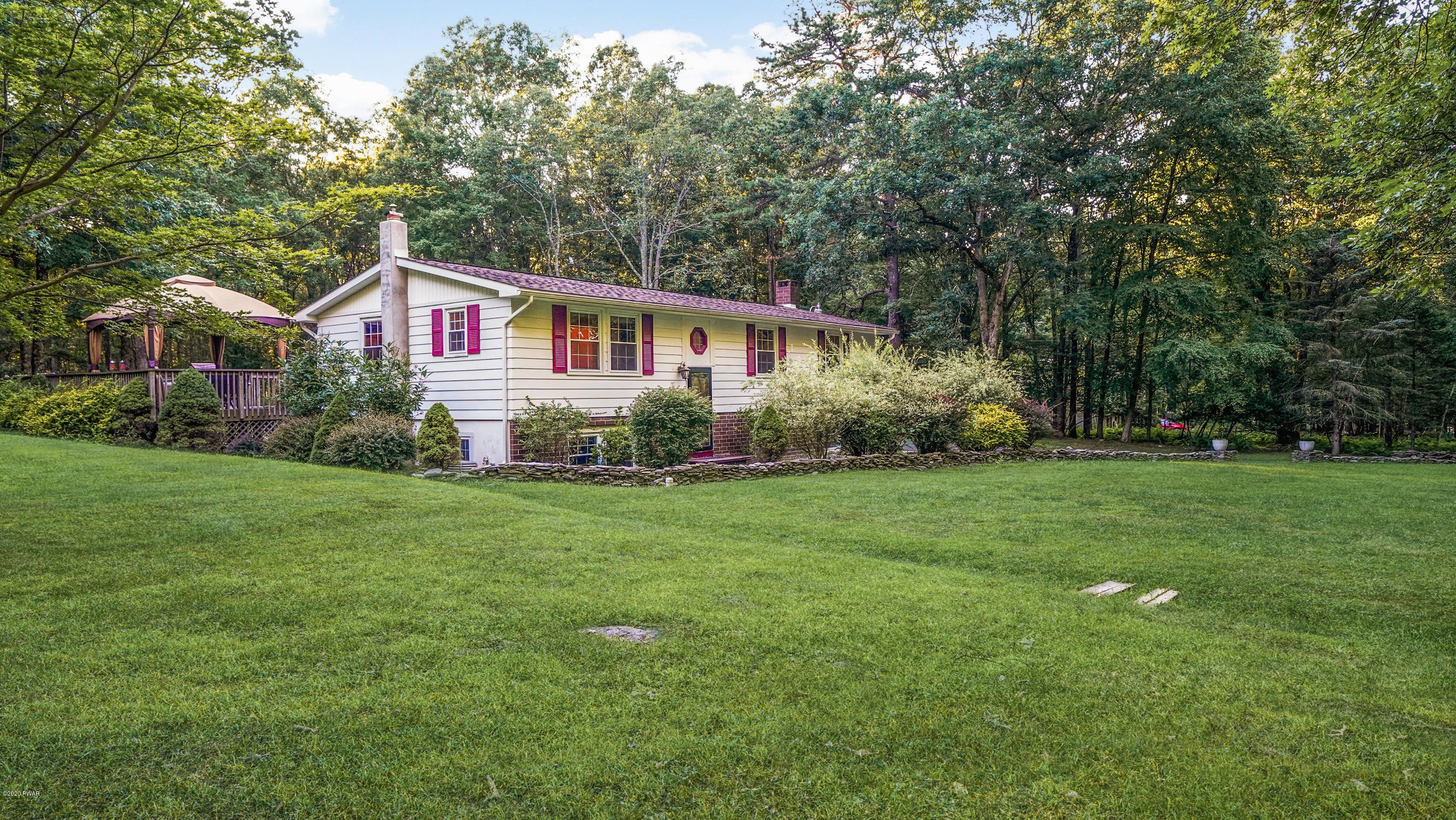 393 Little Walker Road Shohola, PA 18458 - Photo 2 of 31 DSC00442