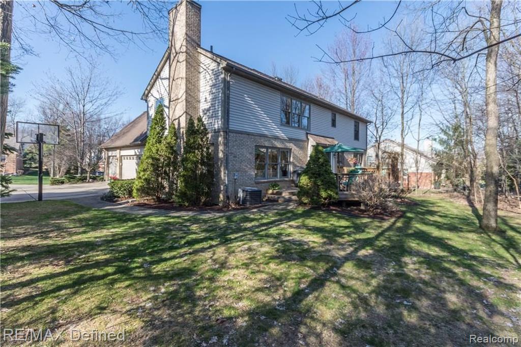 3819 Red Root Road Lake Orion, MI 48360 - Photo 7 of 37