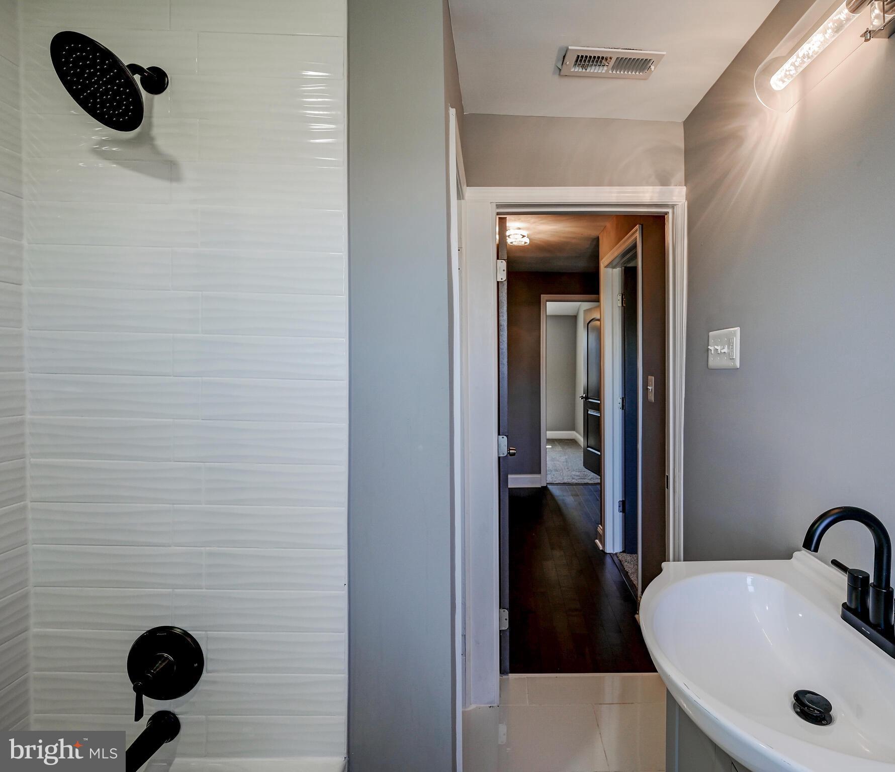 1805 Ramblewood Road Baltimore, MD 21239 - Photo 34 of 44