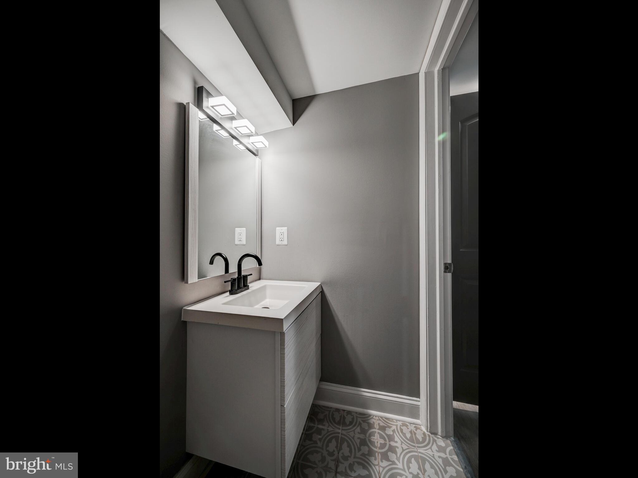 1805 Ramblewood Road Baltimore, MD 21239 - Photo 39 of 44