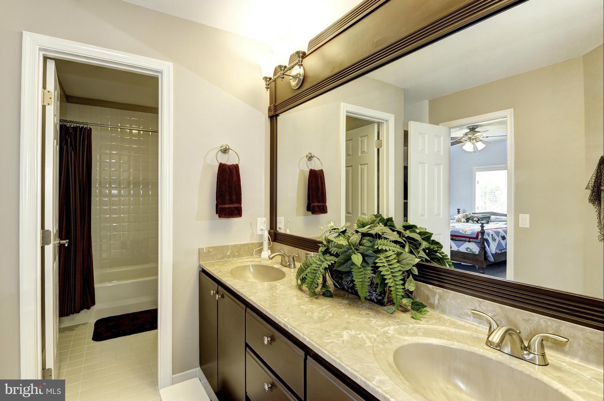 22701 Wildcat Road Germantown, MD 20876 - Photo 20 of 30 Second full bath