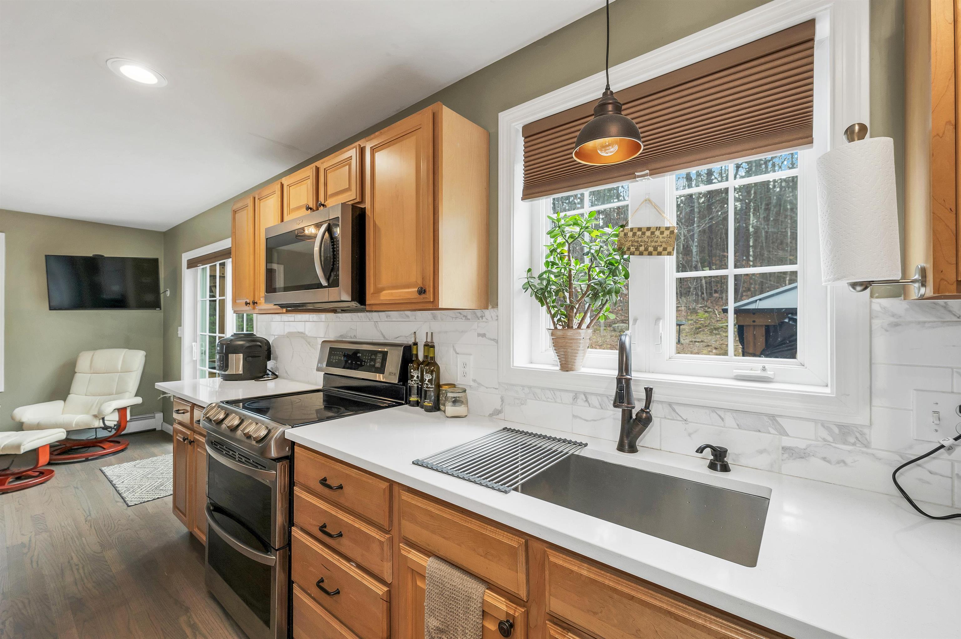 31 Canterbury Crossing Northfield, NH 03220 - Photo 3 of 42