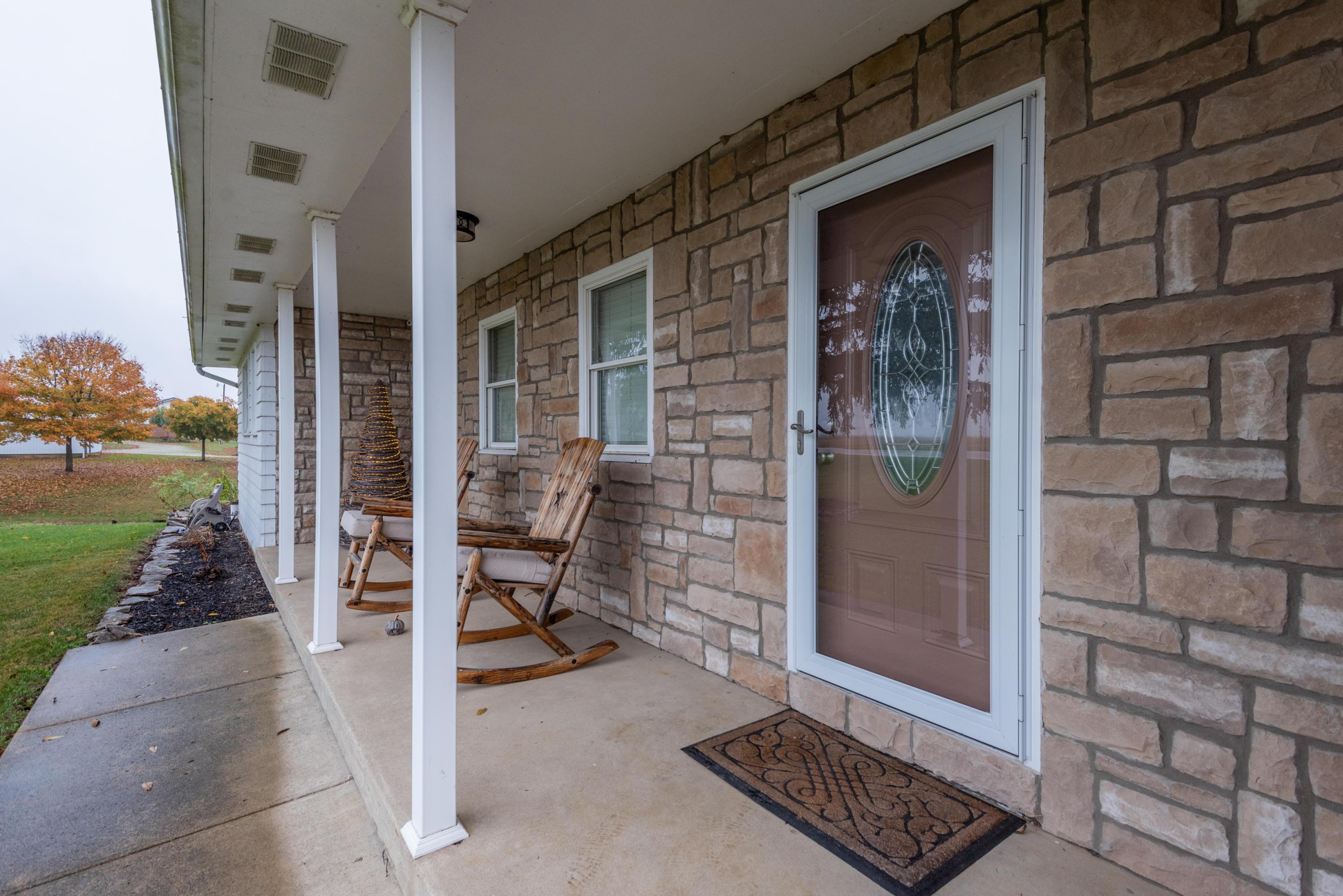 21046 London Road Circleville, OH 43113 - Photo 3 of 36 Gallery Image 3