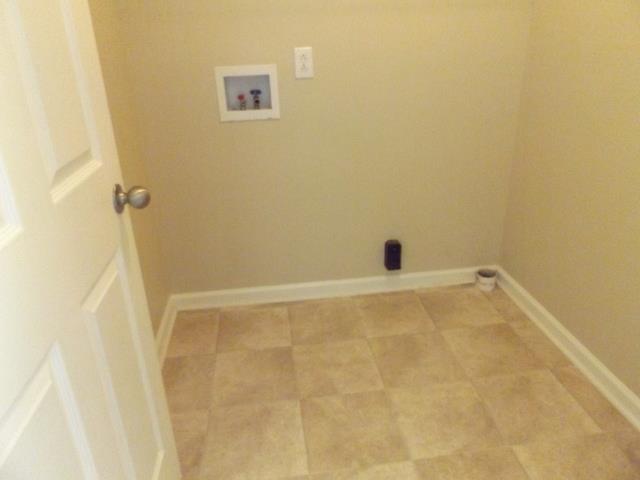 647 Crescent Road Murfreesboro, TN 37128 - Photo 17 of 23 Laundry room just off kitchen.