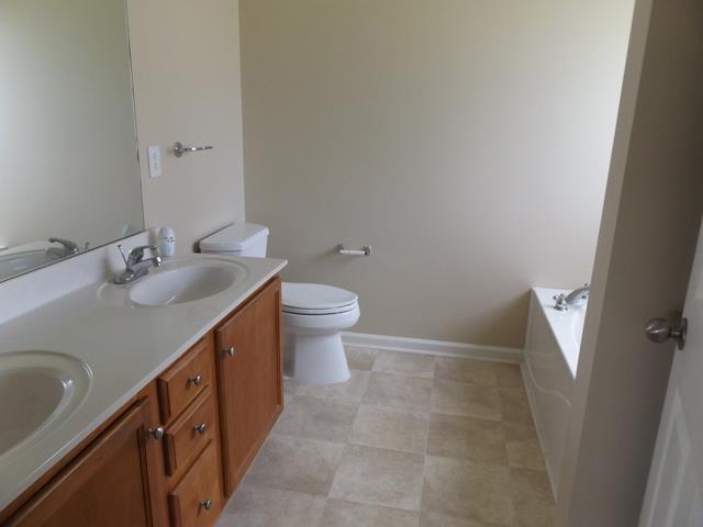 647 Crescent Road Murfreesboro, TN 37128 - Photo 6 of 23 Master bath with double vanities.