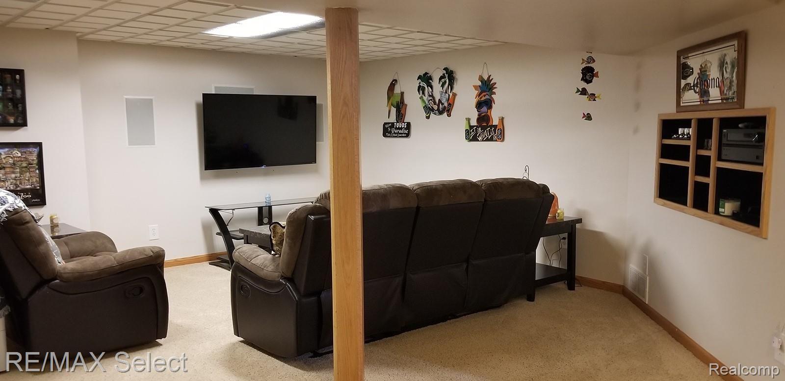 4461 Stoney Ridge Road Flint, MI 48507 - Photo 41 of 68 family room 2.jpg