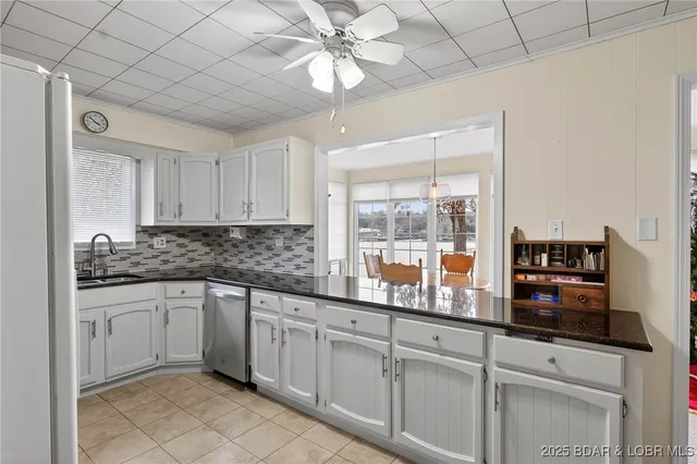 $479,900 | 29613 Turkey Cr Drive, Edwards, MO 65326