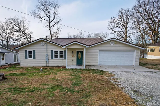 $479,900 | 29613 Turkey Cr Drive, Edwards, MO 65326