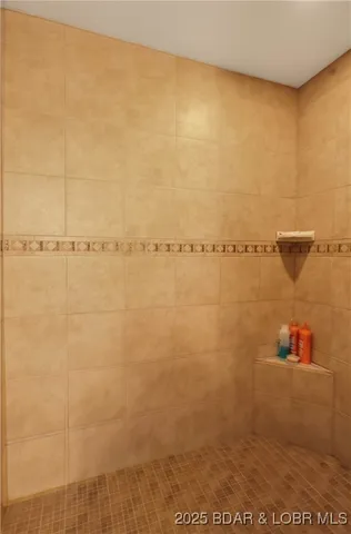 $479,900 | 29613 Turkey Cr Drive, Edwards, MO 65326