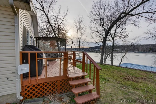 $479,900 | 29613 Turkey Cr Drive, Edwards, MO 65326