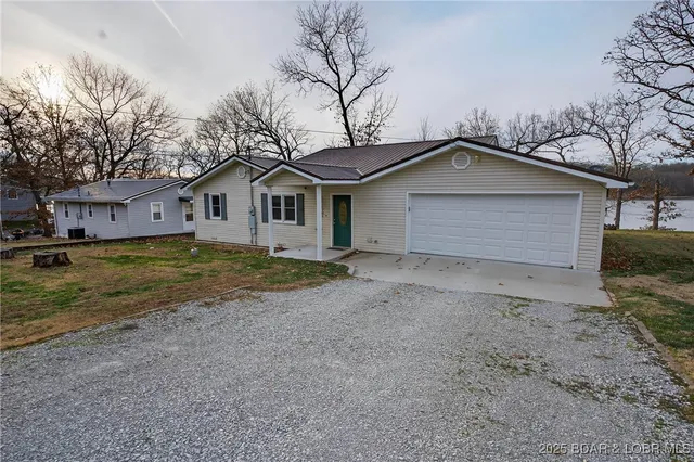 $479,900 | 29613 Turkey Cr Drive, Edwards, MO 65326