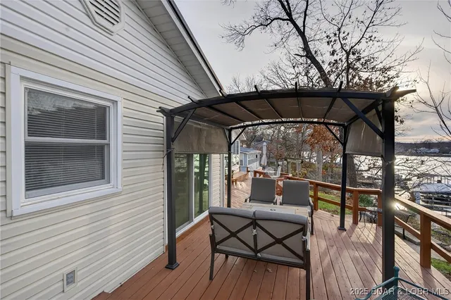 $479,900 | 29613 Turkey Cr Drive, Edwards, MO 65326