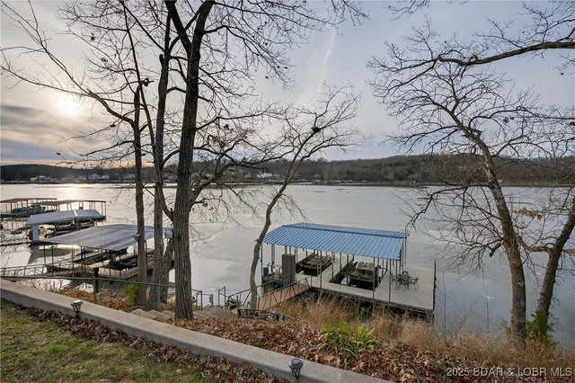 $479,900 | 29613 Turkey Cr Drive, Edwards, MO 65326