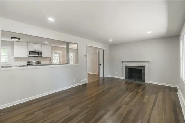 $384,900 | 619 East 109th Street, Kansas City, MO 64131