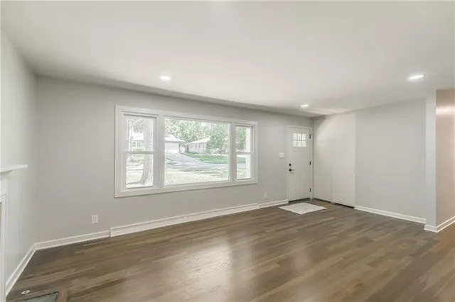 $384,900 | 619 East 109th Street, Kansas City, MO 64131