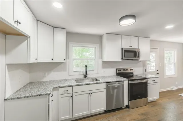 $384,900 | 619 East 109th Street, Kansas City, MO 64131