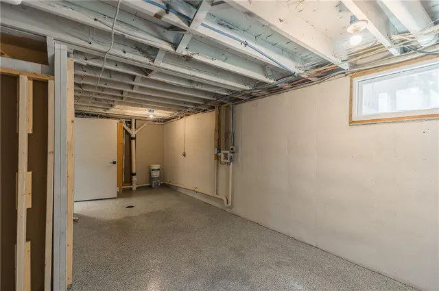 $384,900 | 619 East 109th Street, Kansas City, MO 64131