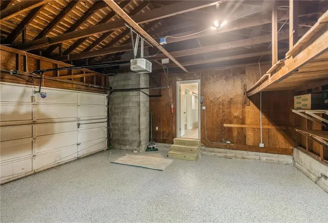 $384,900 | 619 East 109th Street, Kansas City, MO 64131