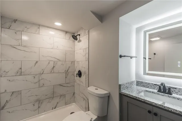 $384,900 | 619 East 109th Street, Kansas City, MO 64131