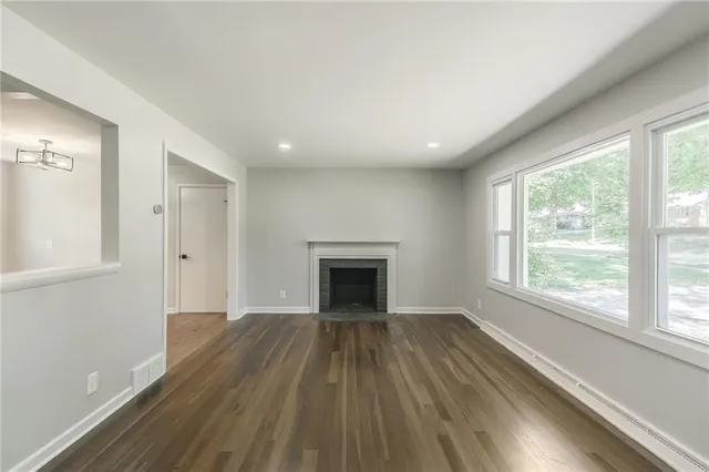 $384,900 | 619 East 109th Street, Kansas City, MO 64131