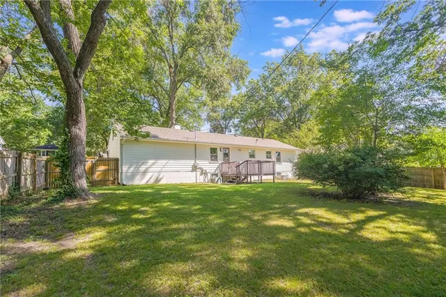 $384,900 | 619 East 109th Street, Kansas City, MO 64131