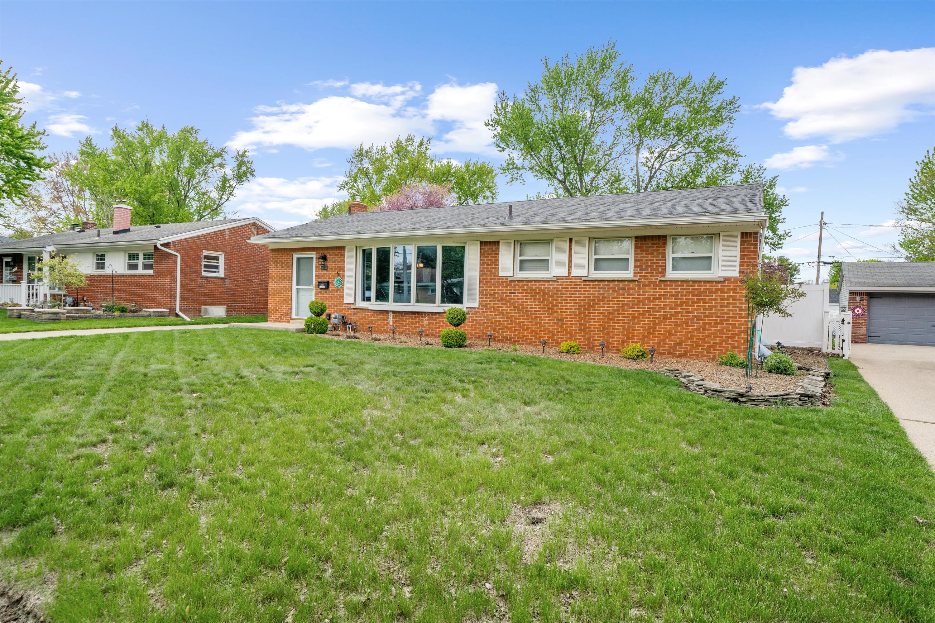 36753 Greenbush Road Wayne, MI 48184 - Photo 3 of 54 03-DSC09742