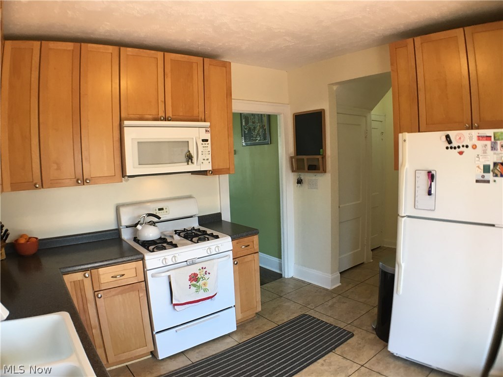 3110 Yorkshire Road Cleveland, OH 44118 - Photo 9 of 20 Gallery Image 9