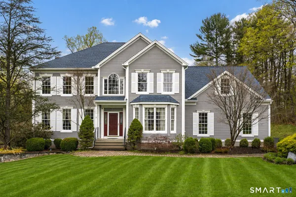 $895,000 | 1 Taylor Lane, Guilford, CT 06437