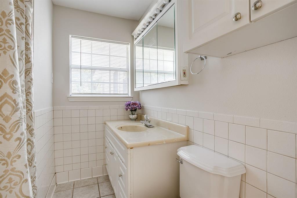2725 Halbert Street Fort Worth, TX 76112 - Photo 4 of 15 Main Bathroom