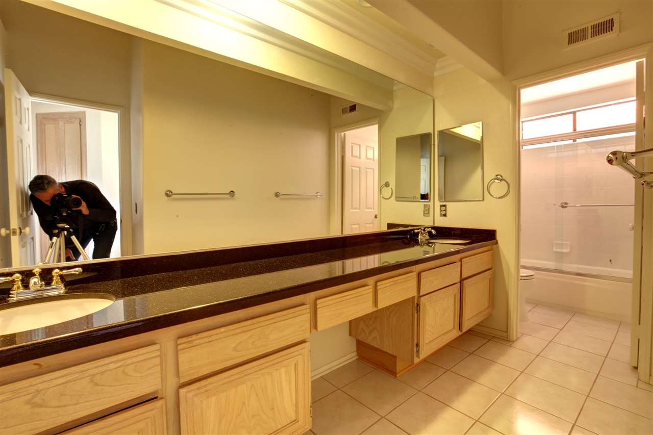 2959 Racetrack View Drive Del Mar, CA 92014 - Photo 18 of 25