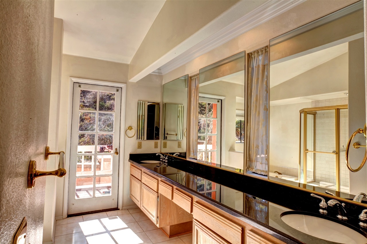 2959 Racetrack View Drive Del Mar, CA 92014 - Photo 21 of 25